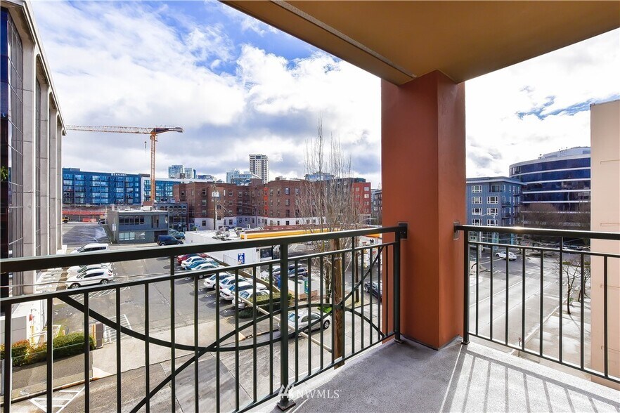 Building Photo - 123 Queen Anne Ave N