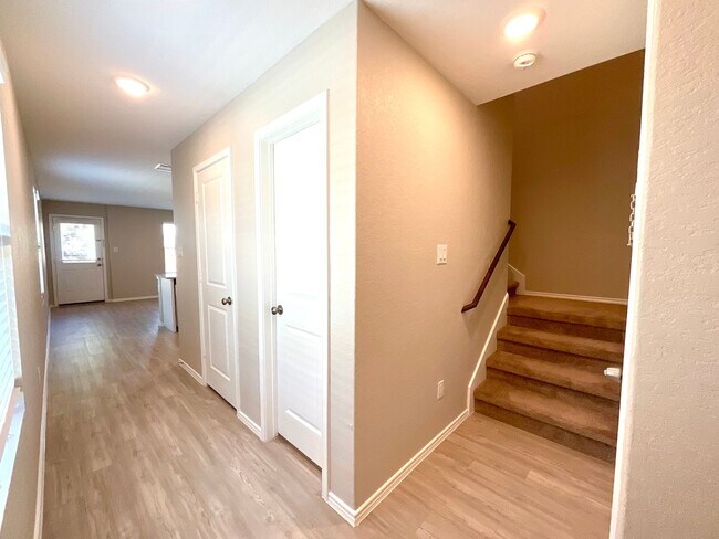 Building Photo - *MOVE IN SPECIAL* Modern Two-Story Home with Garage & Fenced Yard!