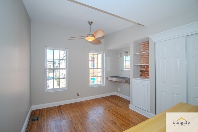 Building Photo - 313 S Madeira St