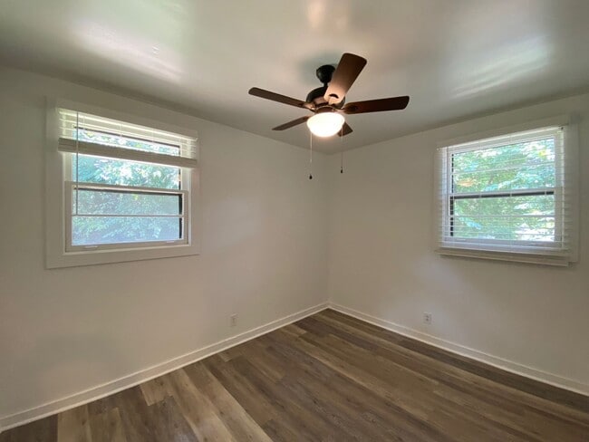 Building Photo - 3/1 Brick Home in East Nashville Available...