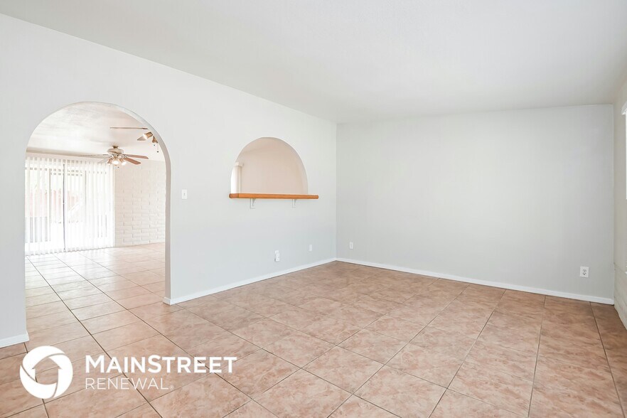 Building Photo - 3434 S Manitoba Ave