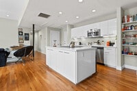 Building Photo - Noah at 4th and Broadway