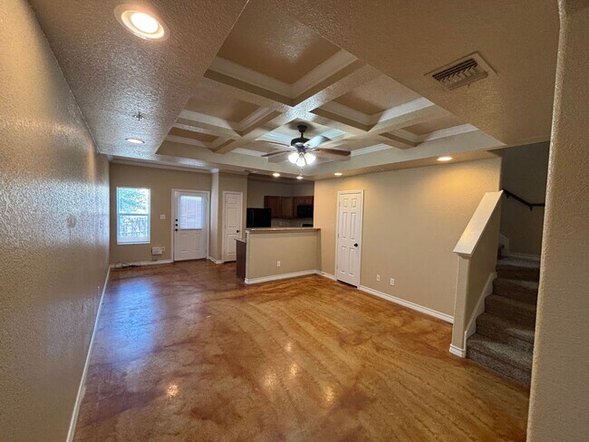 Building Photo - Spacious 3-Bedroom Townhome – Great Location!