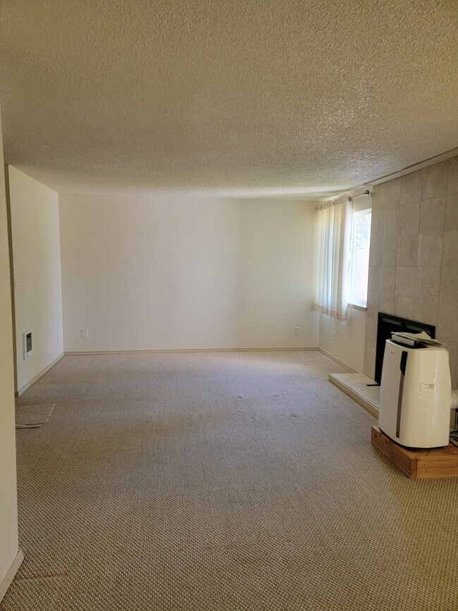 Building Photo - 6457 SW 192nd Ave