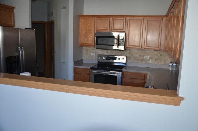 Building Photo - 206 Brompton Ln