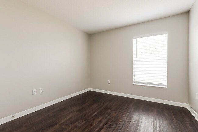 Building Photo - 10601 Boyette Creek Blvd