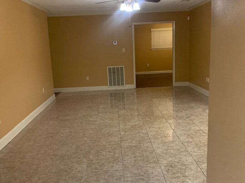 Building Photo - 516 Susan Dr