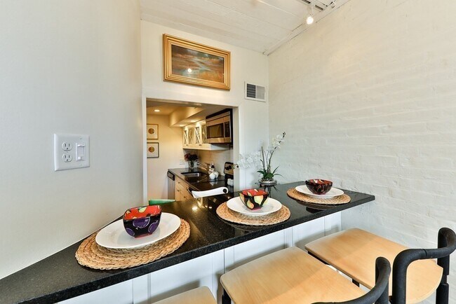 Building Photo - 124 Beacon St