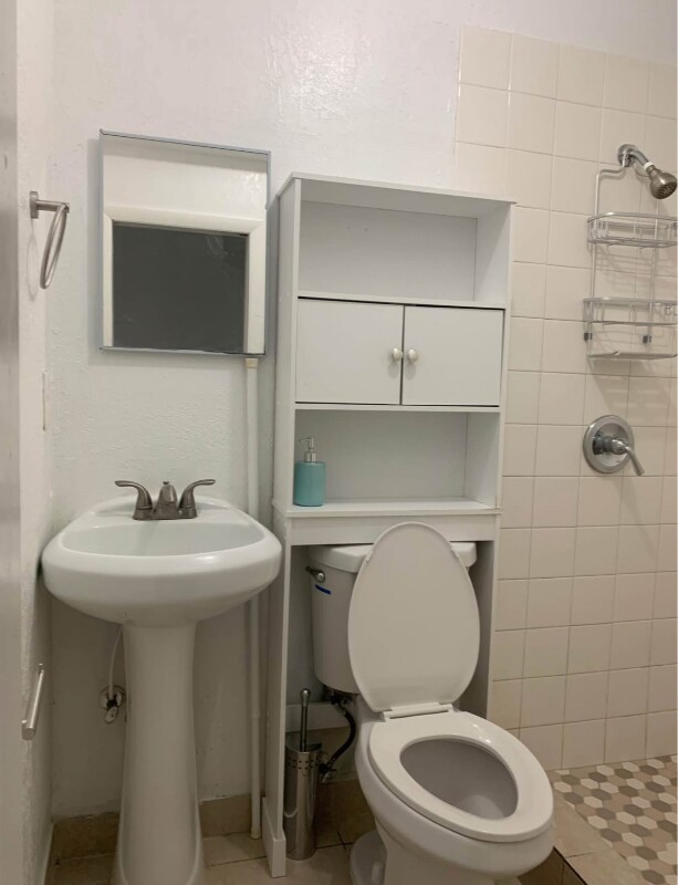 Building Photo - 973 NW 9th Ct