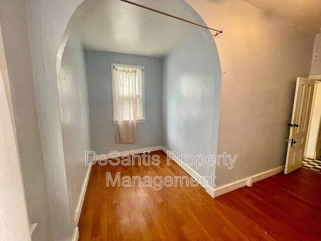 Building Photo - 5498 Hayes St