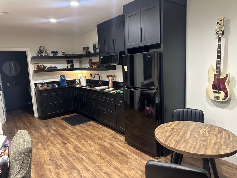 Building Photo - 935 Marietta St