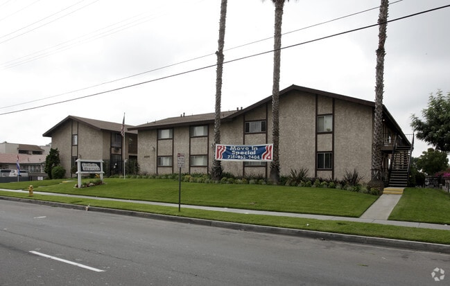 Building Photo - Lincoln Apartments