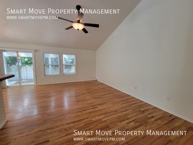 Building Photo - 9978 W Sleepy Hollow Ln