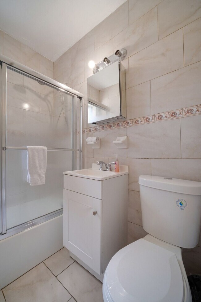 Building Photo - 1030 NW 144th St