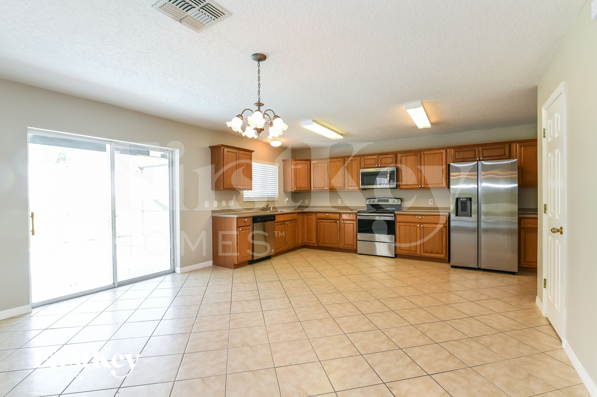 Building Photo - 300 Aster Dr