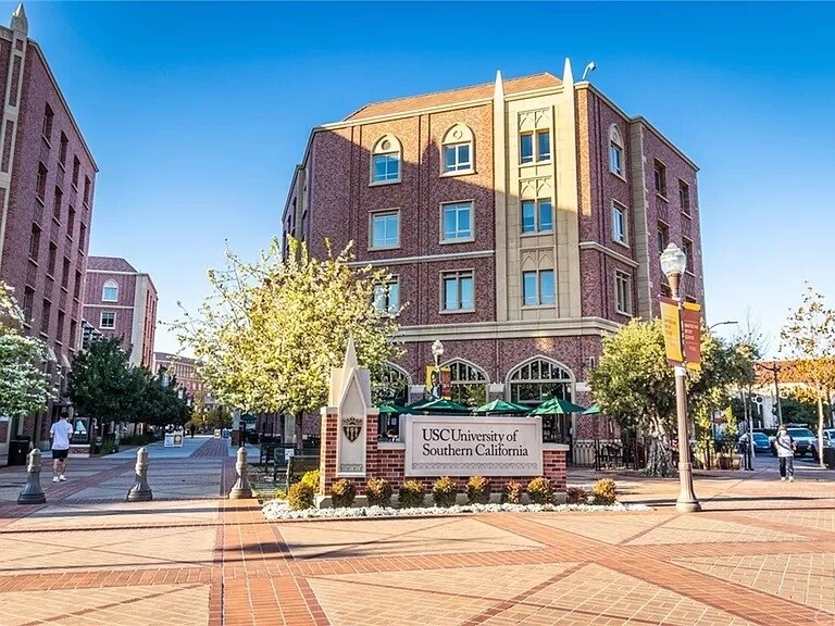 Building Photo - 4125 S Figueroa St