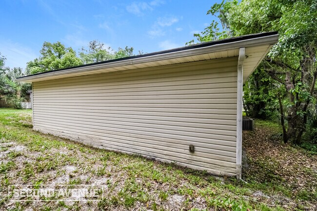 Building Photo - 8825 6th Ave