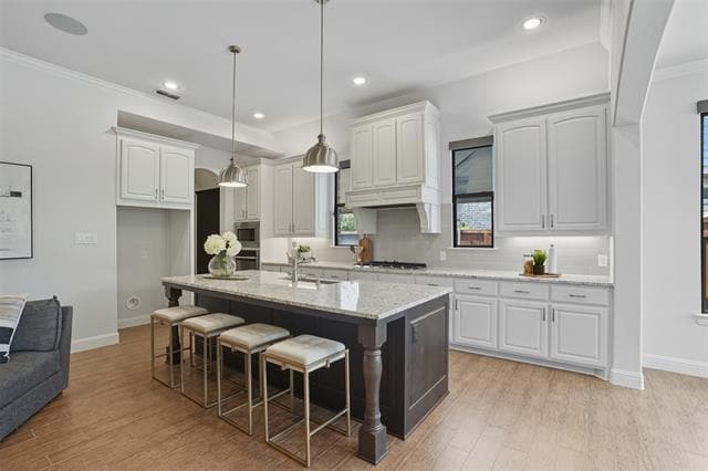 Building Photo - 533 Longshore Dr