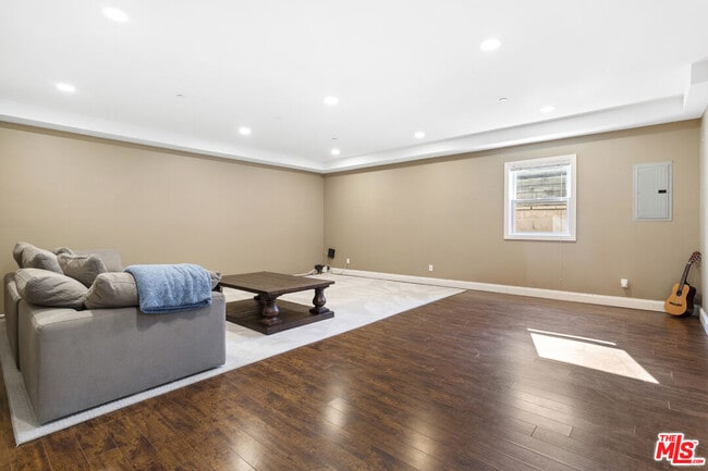 Building Photo - 4182 Irving Pl