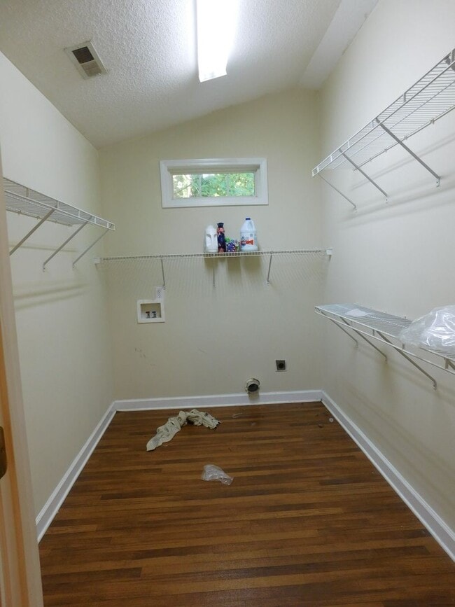 Building Photo - 207 Tobiano Dr