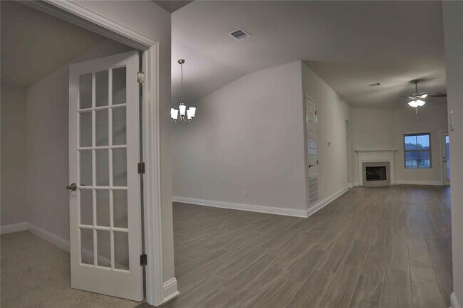 Building Photo - 495 Terra Vis Cir