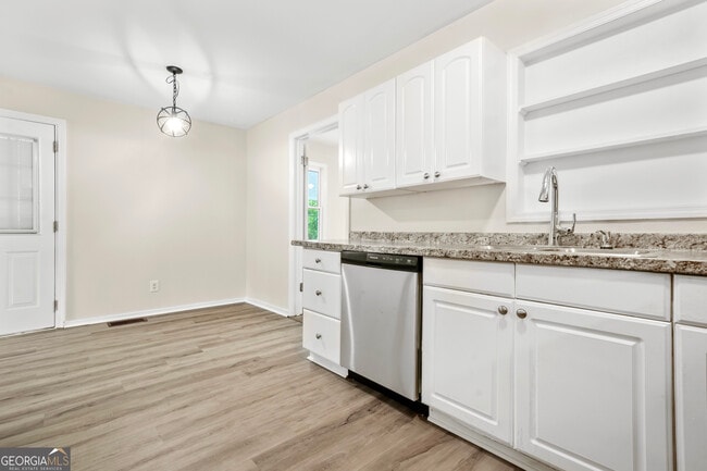 Building Photo - 3698 Fairlane Dr NW