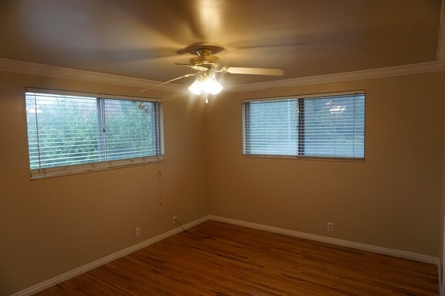 Building Photo - Bountiful 3 Bedroom 2 Bath Home