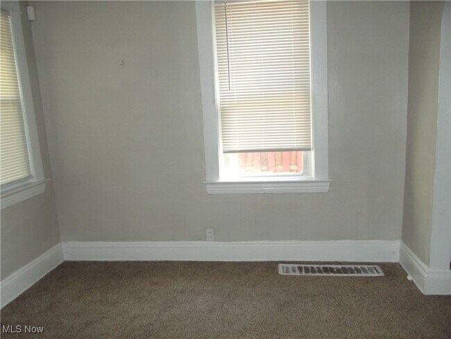 Building Photo - 2624 E 112th St