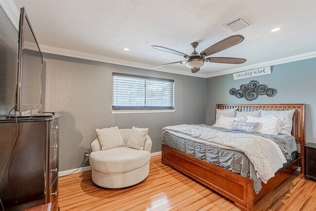 Building Photo - 12123 Monticeto Ln