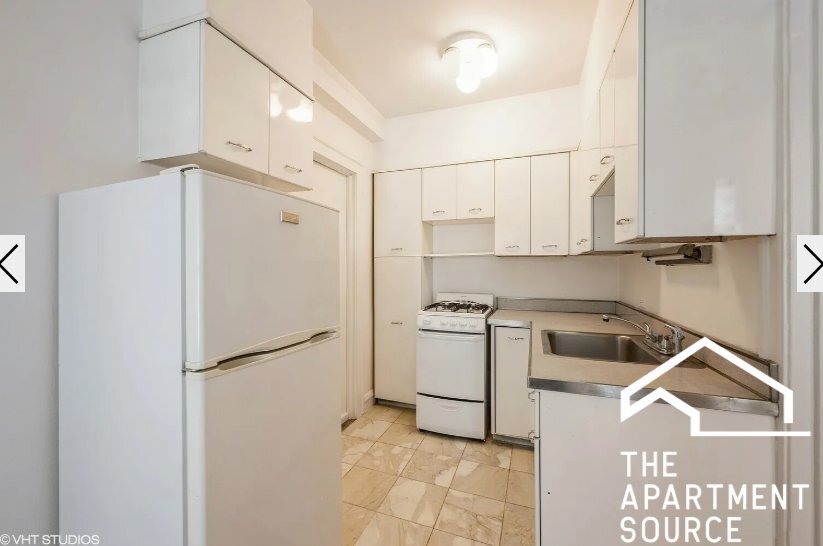 Building Photo - 2324 N Lincoln Park W