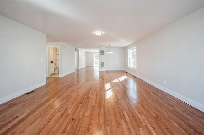 Building Photo - 28 Clement St