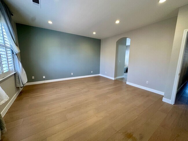 Building Photo - Charming & Fully Updated Home in Desirable Santa Clara