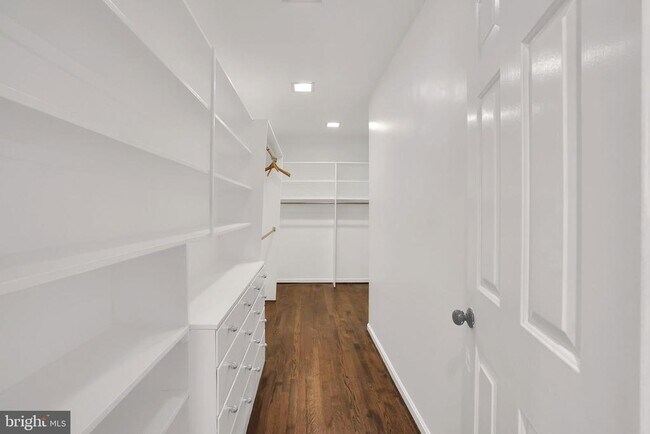 Building Photo - 8901 Iron Gate Ct