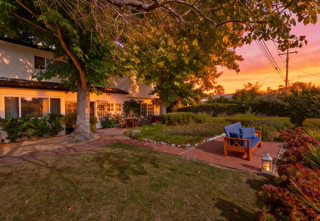 Building Photo - 1476 Crestline Dr