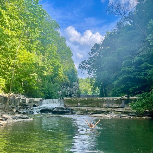 Building Photo - 113 Penny Ln