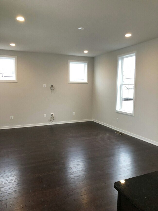 Building Photo - 22188 Webster Pk Ter