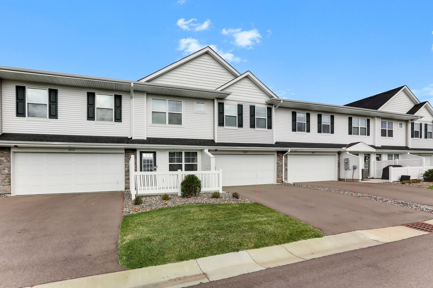 Primary Photo - 8027 149th Xing NW