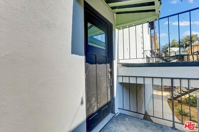 Building Photo - 5722 Woodman Ave