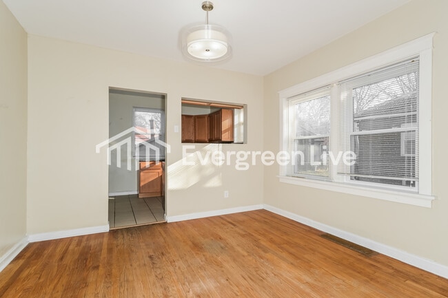 Building Photo - 316 N Hills Dr