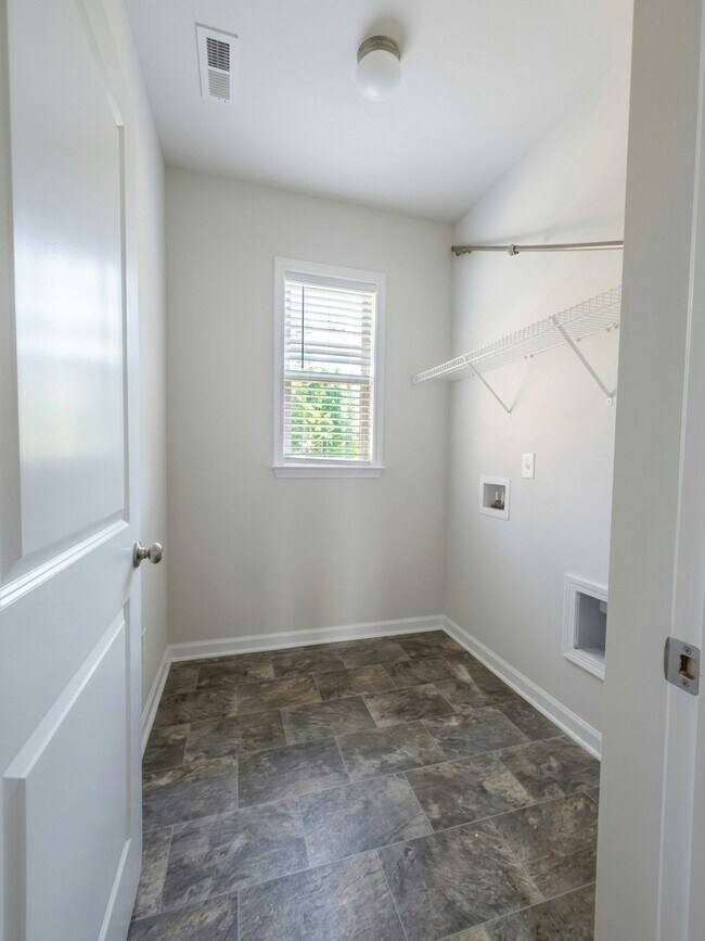 Building Photo - 311 Mahone Dr