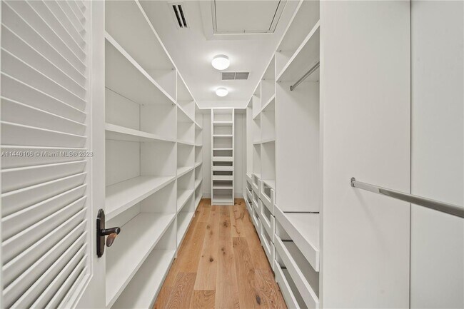 Building Photo - 9435 SW 100th St