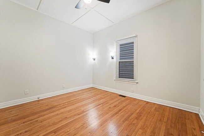 Building Photo - 44 Saratoga Ave