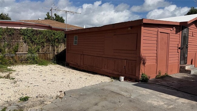 Building Photo - 329 NE 58th St