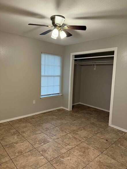 Building Photo - 205 Los Flores Ave
