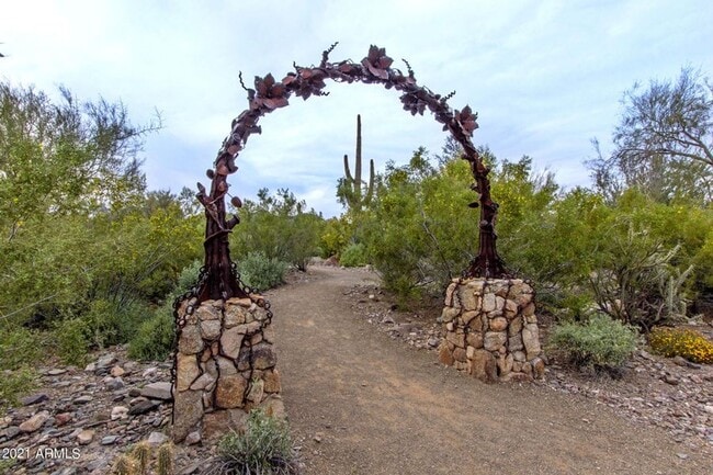 Building Photo - Gorgeous 4 Bed 3 Bath 3 Car home in Peoria with community Pool