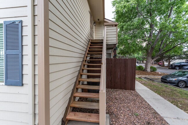 Building Photo - Cozy 2 bedroom, 1 bathroom retreat in a Gated Community!