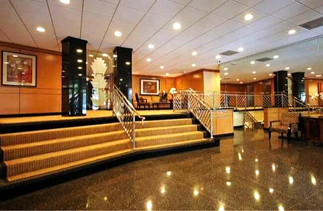 Building Photo - 100 S Doheny Dr