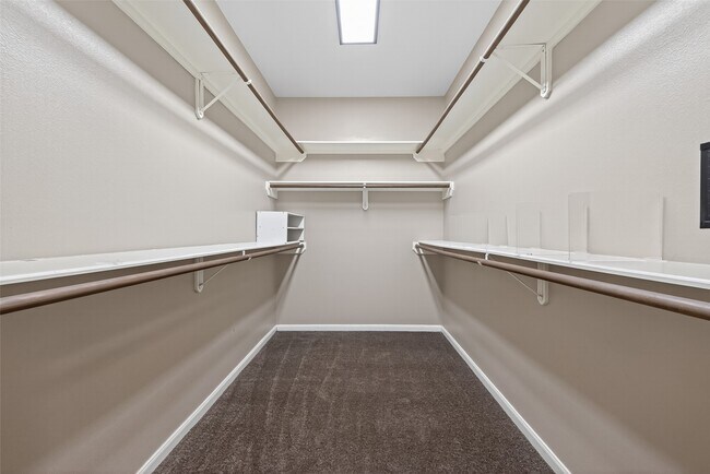 Building Photo - 232 Doncaster