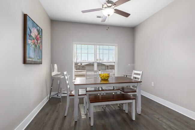 Building Photo - 3938 Pinot Dr