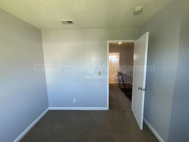 Building Photo - 292 Grecia Ct